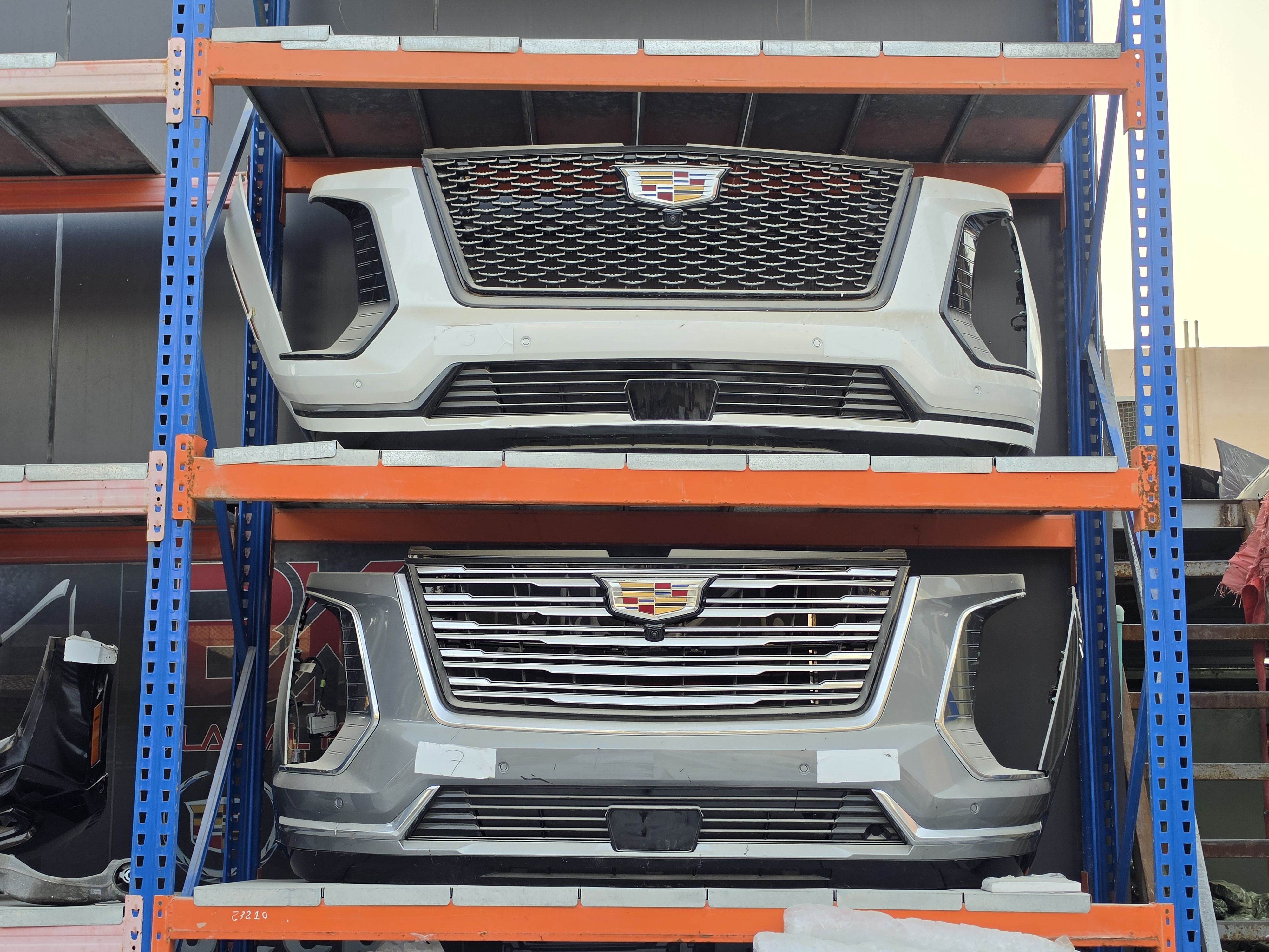 წინა ბამპერი Cadillac Escalade პატარა ფოტო 4