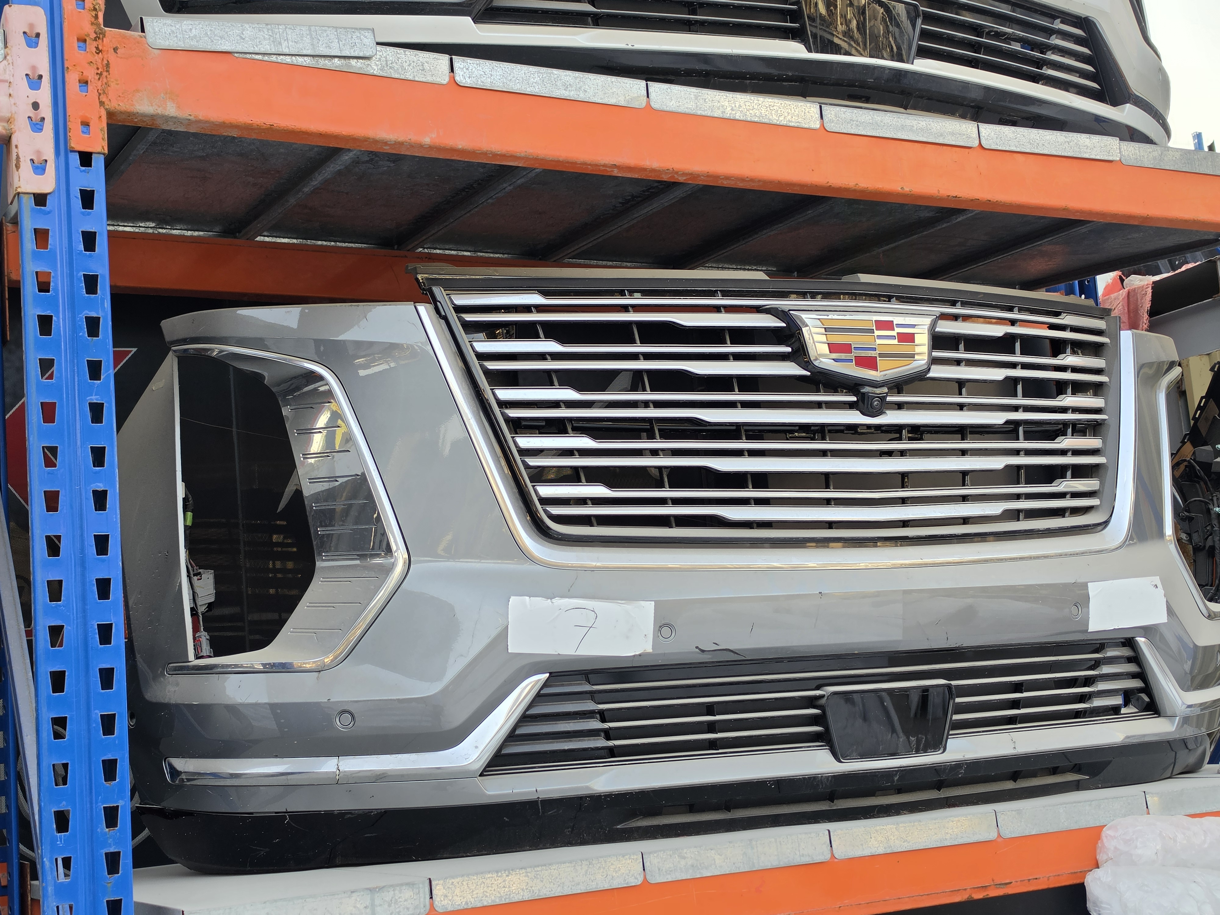 წინა ბამპერი Cadillac Escalade პატარა ფოტო 5