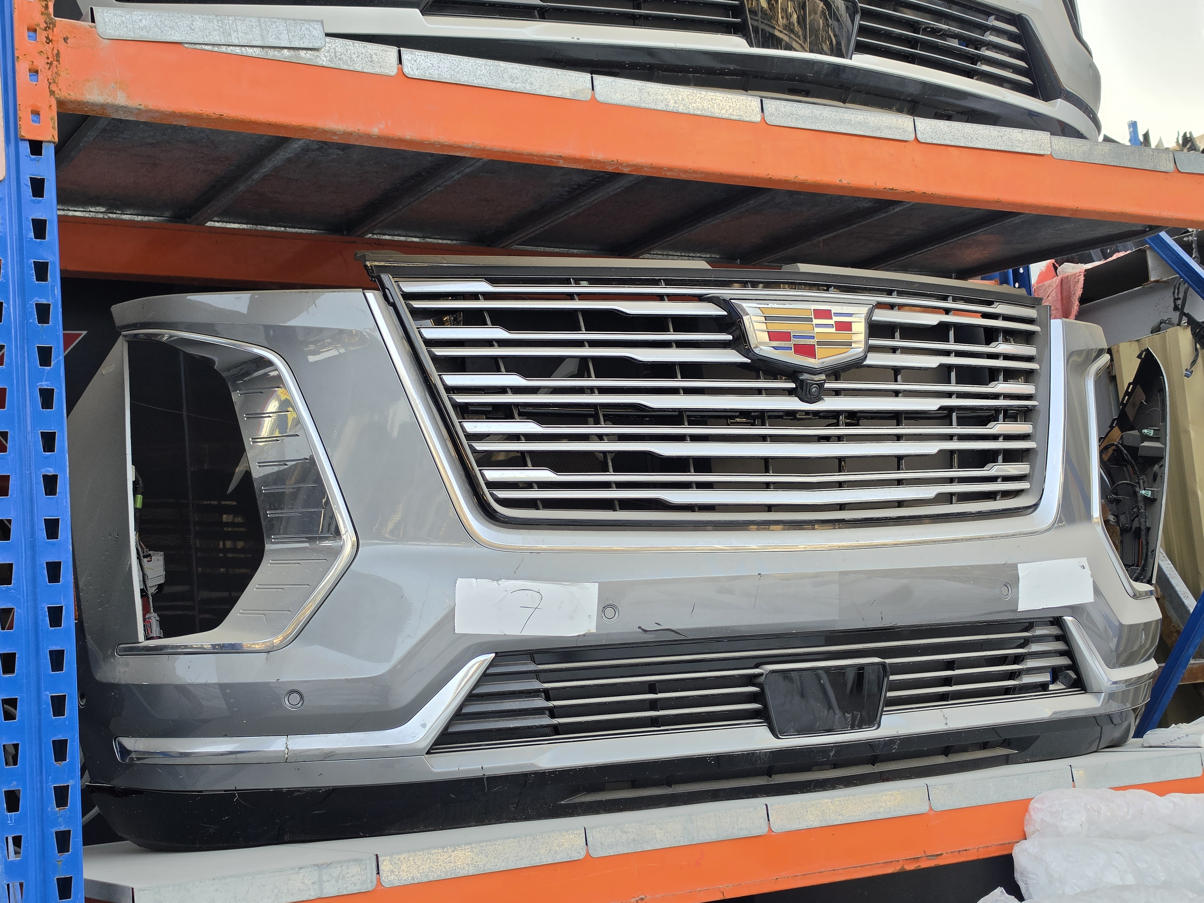 წინა ბამპერი Cadillac Escalade პატარა ფოტო 7