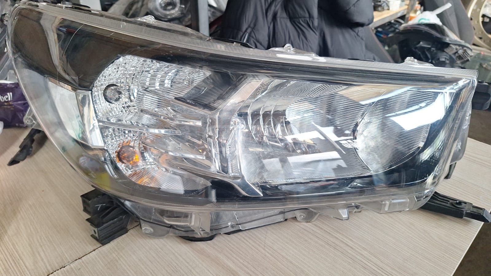 წინა ფარი TOYOTA Hilux 2018-2024 პატარა ფოტო 2