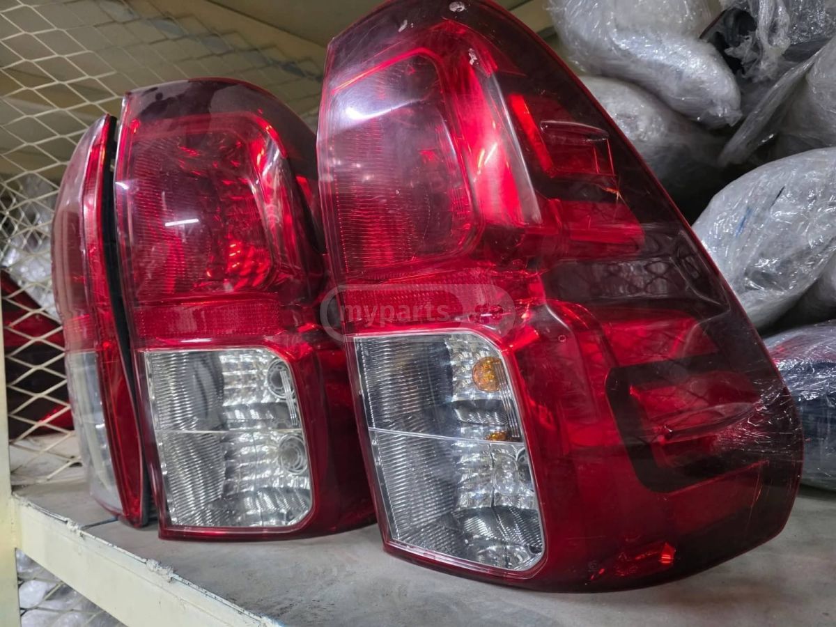უკანა ფარი TOYOTA Hilux 2008-2026 მთავარი ფოტო