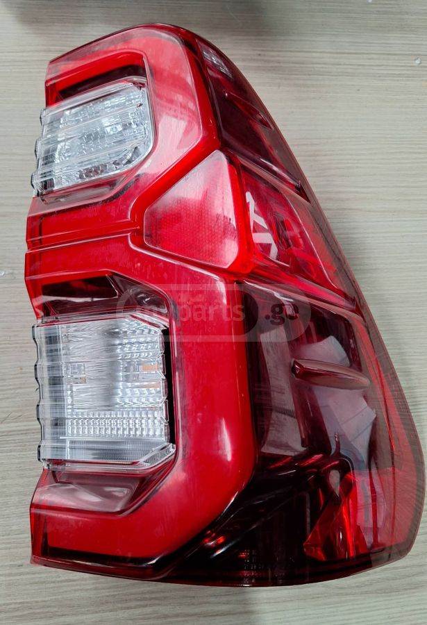 უკანა ფარი TOYOTA Hilux 2018-2026 პატარა ფოტო 2