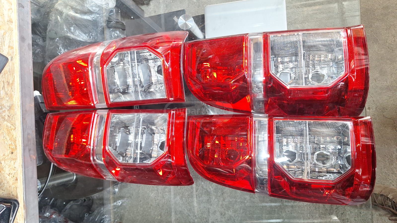 უკანა ფარი TOYOTA Hilux 2020-2026 პატარა ფოტო 6