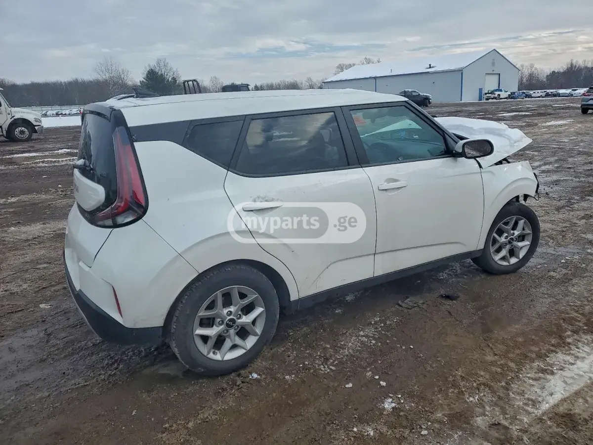 დაშლილი მანქანა KIA SOUL 2023 2.0 პატარა ფოტო 4