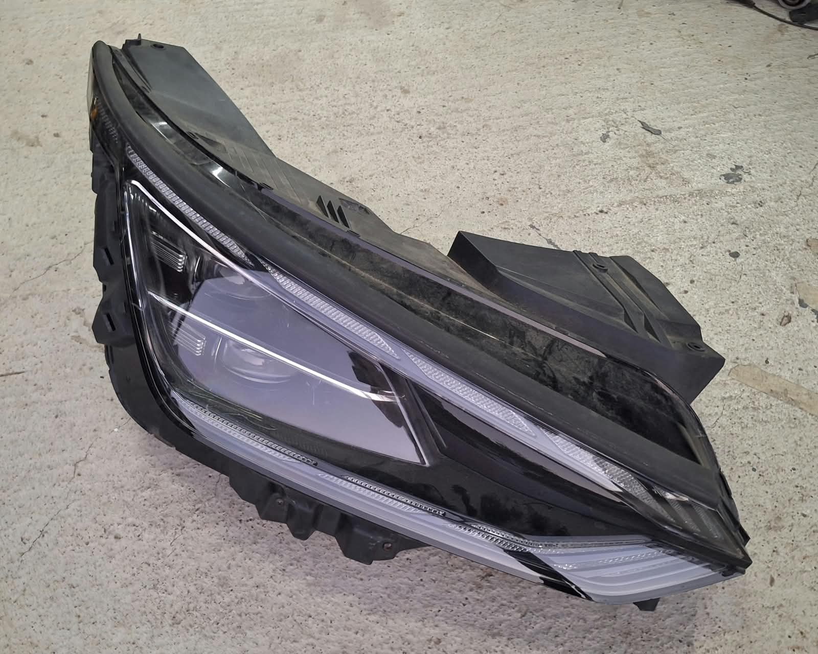 Kia EV6 2021-2023 მარჯვენა LED წინა ფარი — კოდი 230 მთავარი ფოტო