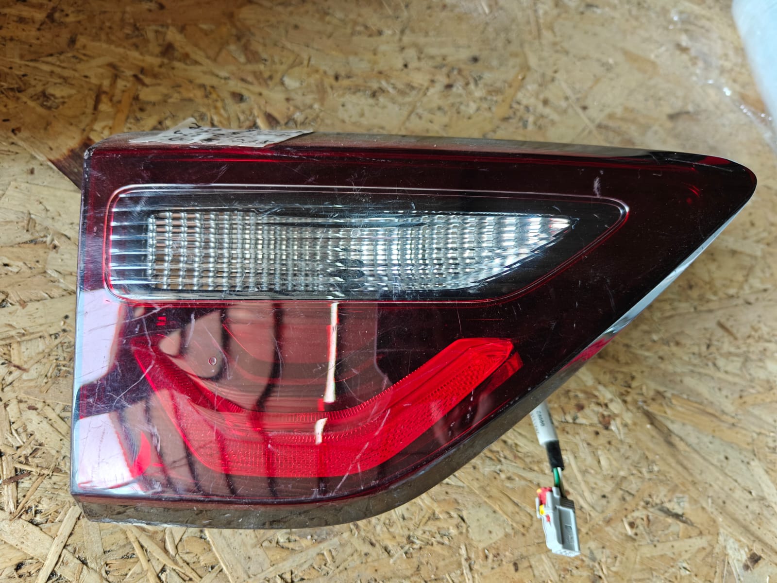Chevrolet Equinox 2022-2023 მარჯვენა საბარგულის მაშუქი — კოდი 343 მთავარი ფოტო