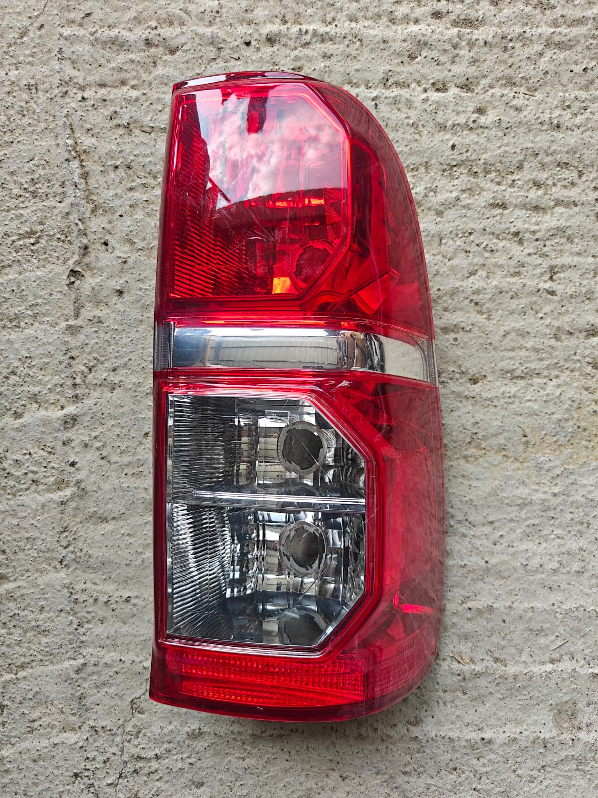 უკანა ფარი სტოპი Toyota Hilux მთავარი ფოტო