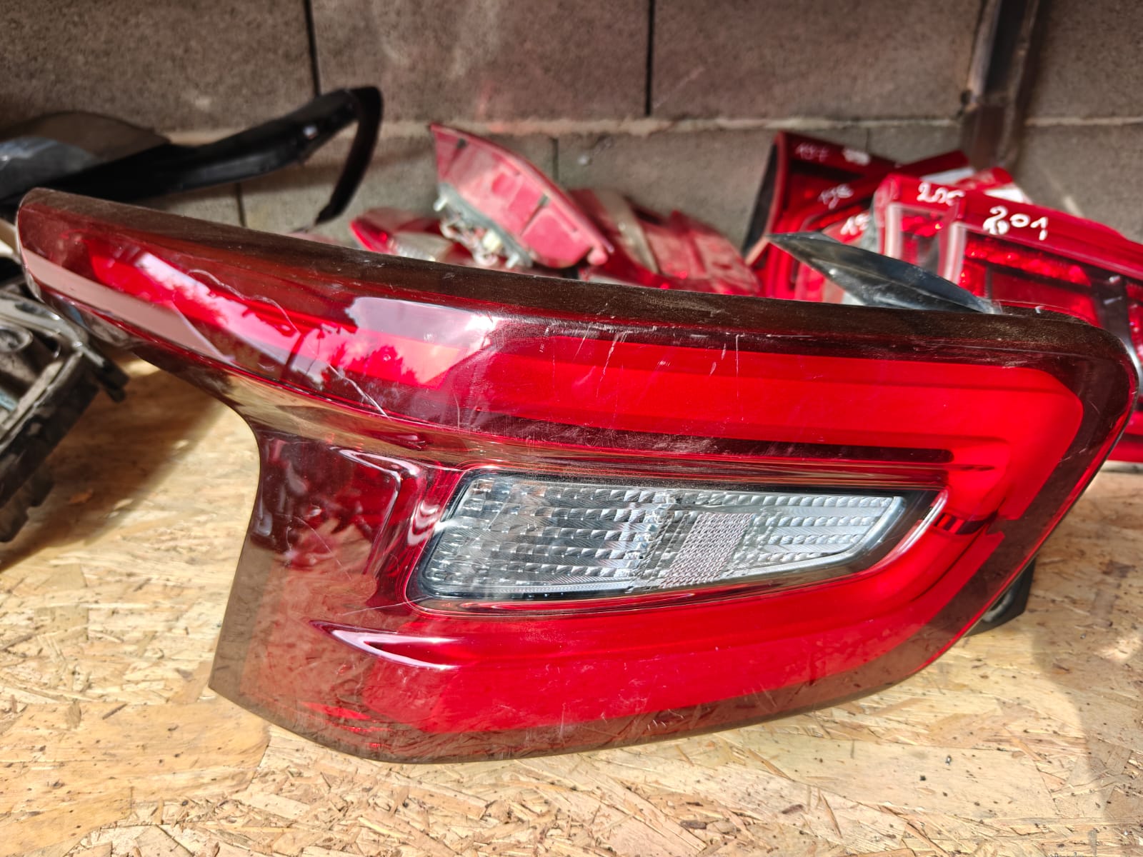 Chevrolet Trax 2023-2024 მარცხენა წინა ფარი — კოდი 208 მთავარი ფოტო
