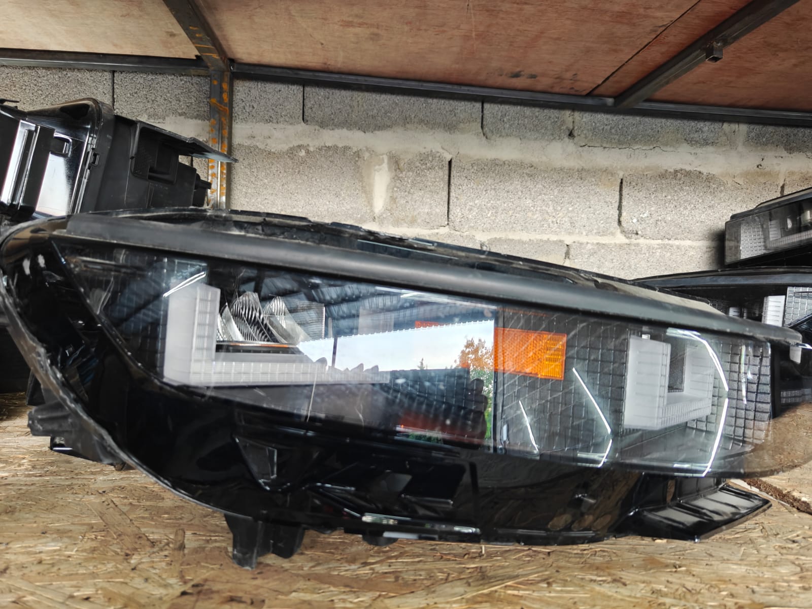 Hyundai Ioniq 5 მარჯვენა ამერიკული, მწვანე შტეკერით წინა ფარი — კოდი 104 მთავარი ფოტო
