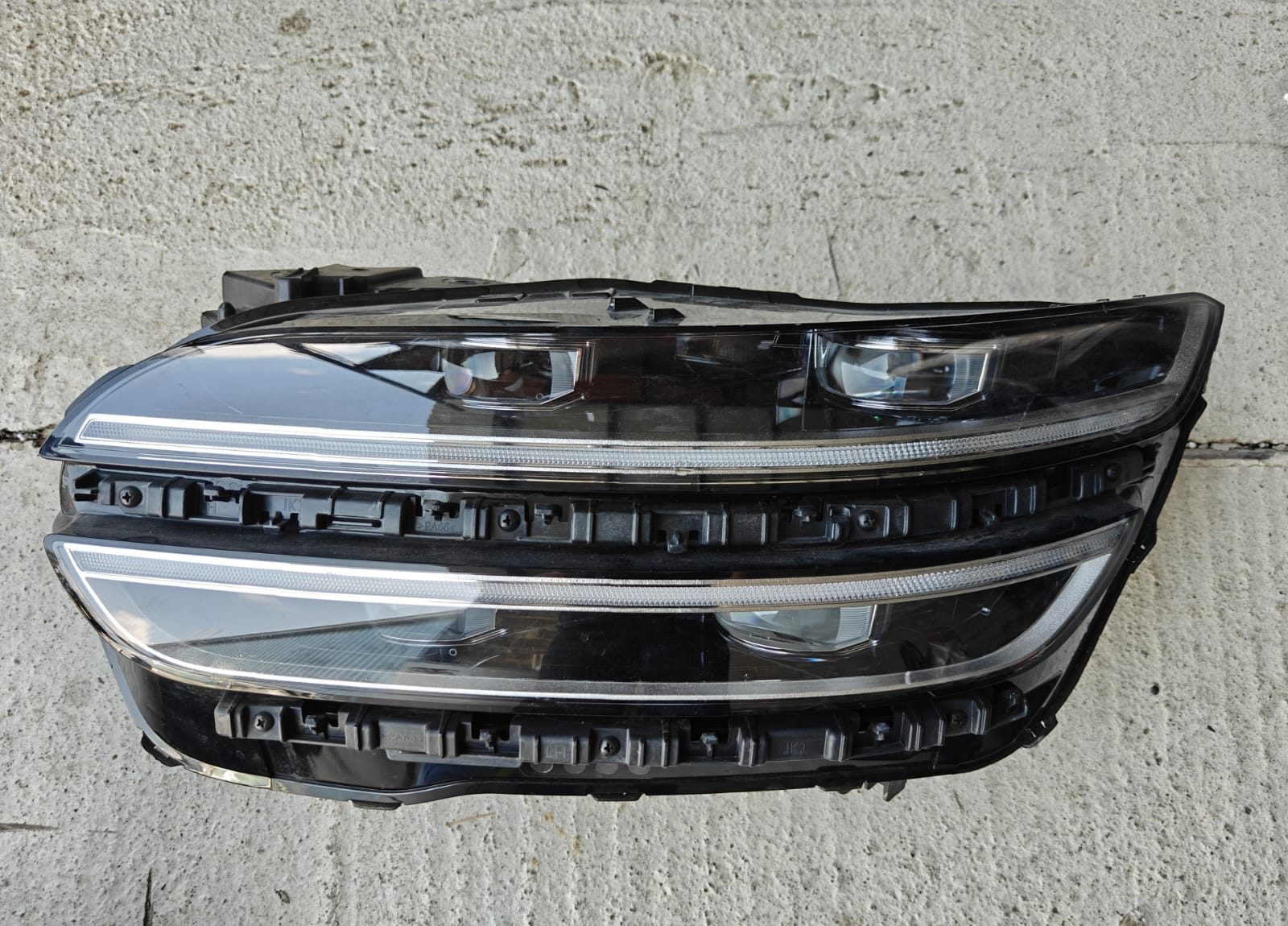 წინა ფარი Hyundai Genesis GV70 მთავარი ფოტო