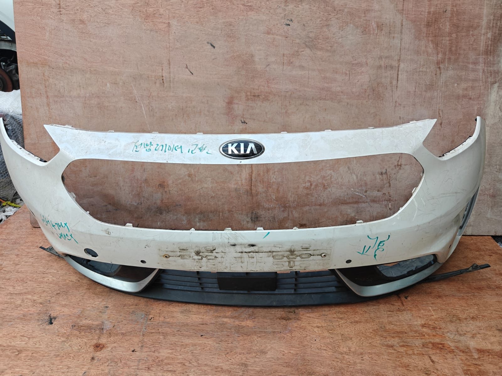 წინა ბამპერი Kia Niro მთავარი ფოტო