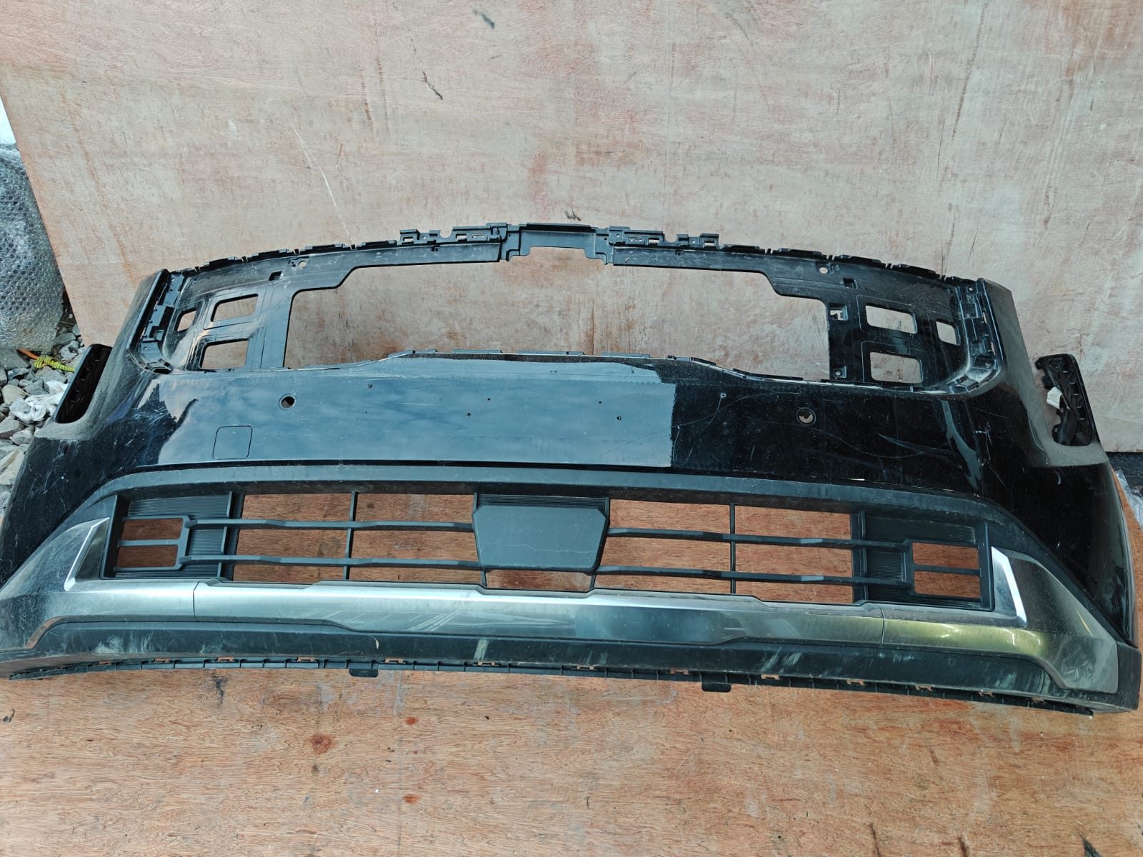 წინა ბამპერი Kia Carnival მთავარი ფოტო